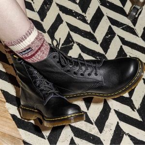 Doc Martens AIRWAIR Combat Boots Mens Sz 4 W Sz 6 Black Pascal EUC